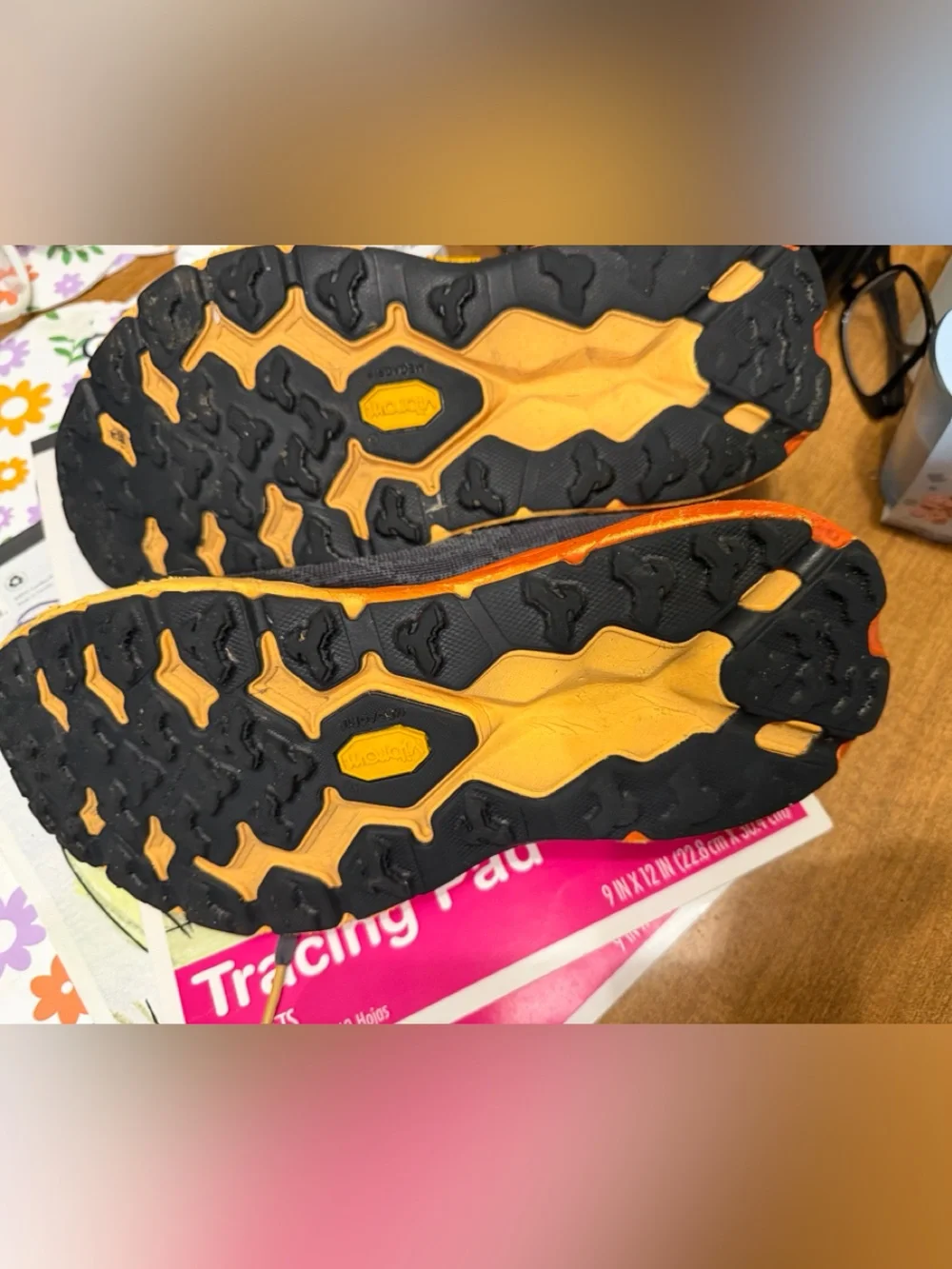 Hoka Speedgoat 5 Trail running sneaker sz 8